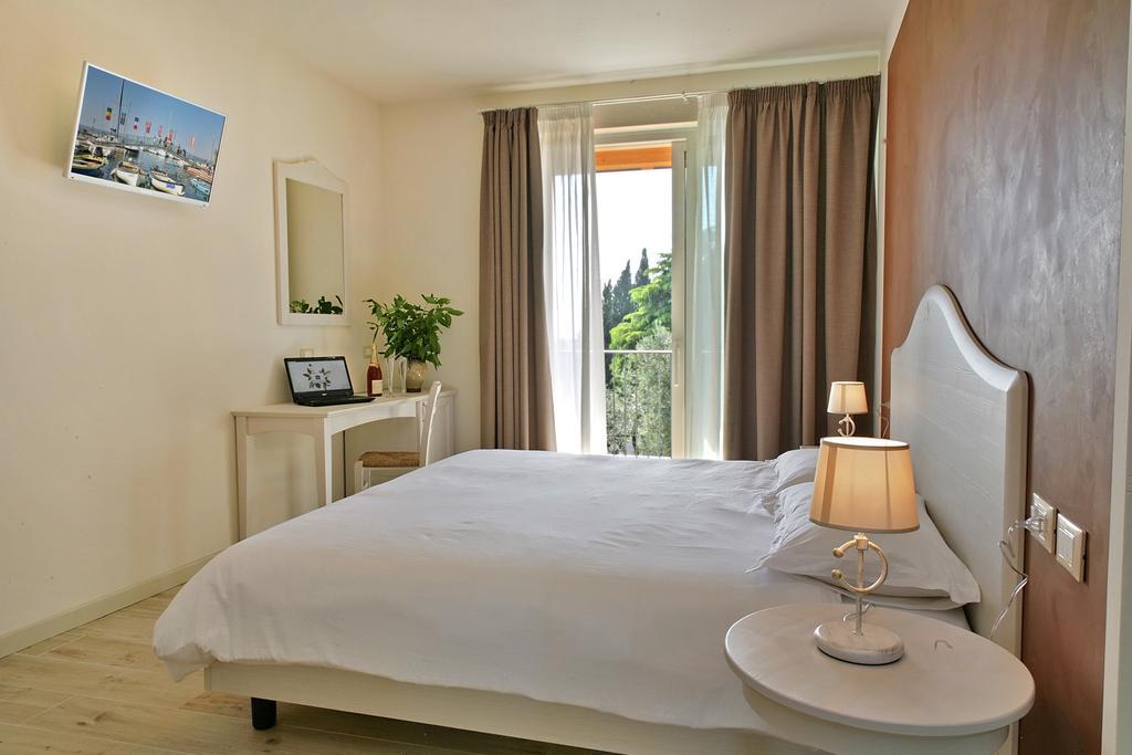 Relais Colle San Giorgio Bed and Breakfast Μπαρντολίνο Δωμάτιο φωτογραφία