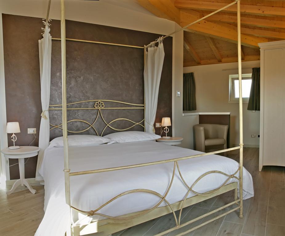 Relais Colle San Giorgio Bed and Breakfast Μπαρντολίνο Δωμάτιο φωτογραφία